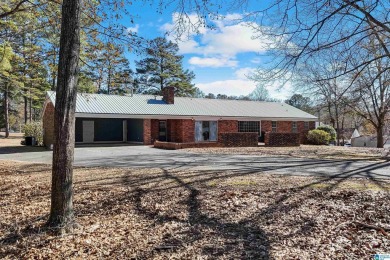 Come see the perfect home for entertaining! 4-sides brick home on Cahaba Shoals Country Club in Alabama - for sale on GolfHomes.com, golf home, golf lot