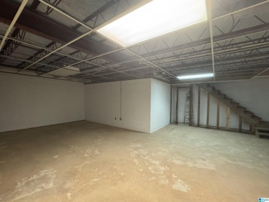 Dreaming of walking to the pool and golf course? This ONE-LEVEL on Cahaba Shoals Country Club in Alabama - for sale on GolfHomes.com, golf home, golf lot