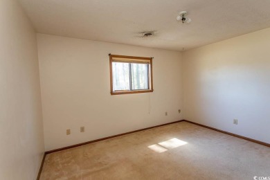 Great 3 bedroom 2 bath home, great price, in a great on Arrowhead Country Club in South Carolina - for sale on GolfHomes.com, golf home, golf lot