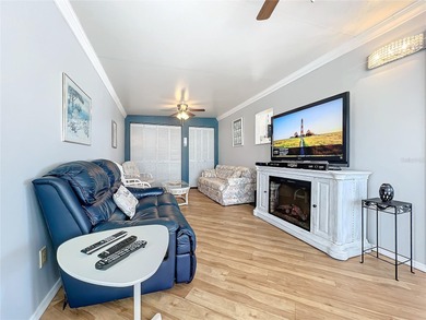 CHARMING MOBILE HOME IN ACTIVE 55+ COMMUNITY! Pride of ownership on River Run Golf Links in Florida - for sale on GolfHomes.com, golf home, golf lot