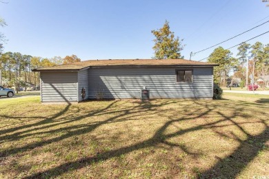 Great 3 bedroom 2 bath home, great price, in a great on Arrowhead Country Club in South Carolina - for sale on GolfHomes.com, golf home, golf lot