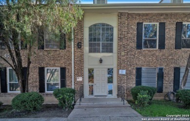 Discover peaceful living in this meticulously maintained on Oak Hills Country Club in Texas - for sale on GolfHomes.com, golf home, golf lot