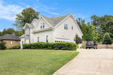 Discover your perfect retreat in this beautiful 4-bedroom, 3 on Canongate On White Oak Golf Course in Georgia - for sale on GolfHomes.com, golf home, golf lot