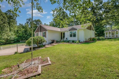 Welcome to this charming Ranch home in the desirable Doe Valley on Doe Valley Country Club in Kentucky - for sale on GolfHomes.com, golf home, golf lot