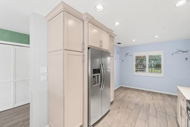 Move-in ready, flex 3BR/2BA condo in desirable Eastgate at on Hunters Run Golf and Country Club in Florida - for sale on GolfHomes.com, golf home, golf lot