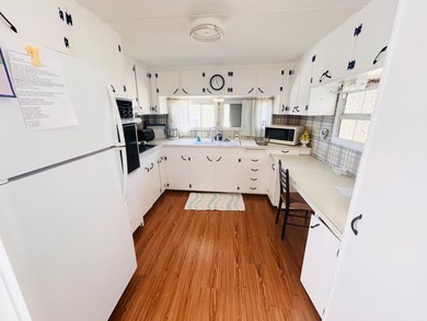 Corner Lot + Additional Lot | 5,881 Sq Ft | Charming Home in on Sara Bay Country Club in Florida - for sale on GolfHomes.com, golf home, golf lot