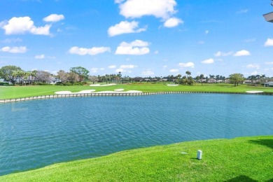 Move-in ready, flex 3BR/2BA condo in desirable Eastgate at on Hunters Run Golf and Country Club in Florida - for sale on GolfHomes.com, golf home, golf lot