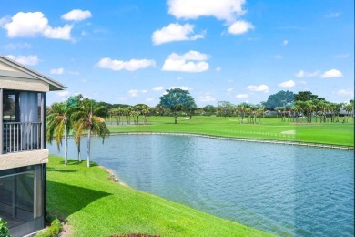Move-in ready, flex 3BR/2BA condo in desirable Eastgate at on Hunters Run Golf and Country Club in Florida - for sale on GolfHomes.com, golf home, golf lot