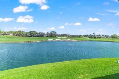 Move-in ready, flex 3BR/2BA condo in desirable Eastgate at on Hunters Run Golf and Country Club in Florida - for sale on GolfHomes.com, golf home, golf lot