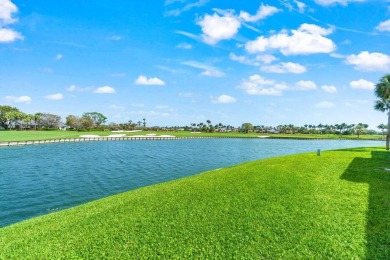 Move-in ready, flex 3BR/2BA condo in desirable Eastgate at on Hunters Run Golf and Country Club in Florida - for sale on GolfHomes.com, golf home, golf lot