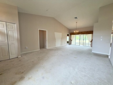Welcome to this desirable end-unit villa in the vibrant 55+ golf on Heritage Pines Country Club in Florida - for sale on GolfHomes.com, golf home, golf lot