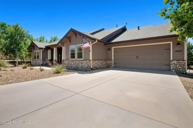 Blending the luxury and prestige of Prescott Lakes with on Prescott Lakes Golf and Country Club in Arizona - for sale on GolfHomes.com, golf home, golf lot