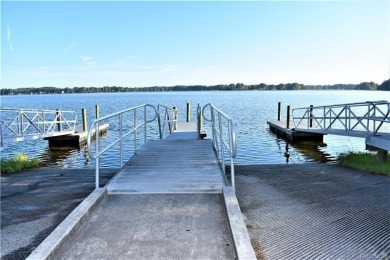 TURN-KEY *** GREAT OPPORTUNITY: PRICE IMPROVEMENT! MOVE-IN-READY on Point O Woods Golf Club in Florida - for sale on GolfHomes.com, golf home, golf lot
