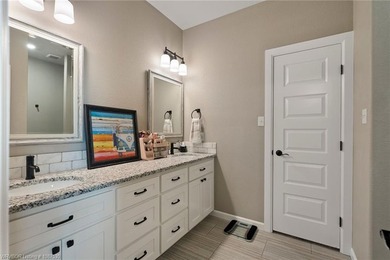 Beautiful 4 bedroom, 3 bath home located on the golf course on Eagle Crest Golf Course in Arkansas - for sale on GolfHomes.com, golf home, golf lot