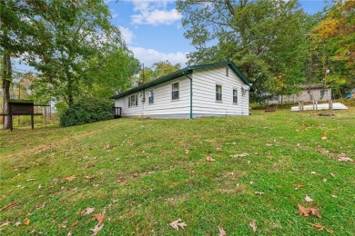 Welcome to 128 Cardinal Drive. Quiet, quaint home located on on Mannitto Golf Club in Pennsylvania - for sale on GolfHomes.com, golf home, golf lot