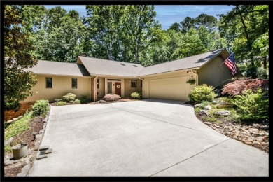 Situated on the Keowee Key golf course, 8 Boatswain Way features on Keowee Key Golf and Country Club in South Carolina - for sale on GolfHomes.com, golf home, golf lot