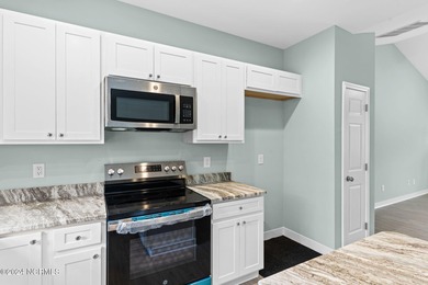 New Year, New Construction. This easy living 3 Bedrooms, 2 on The Lakes Country Club in North Carolina - for sale on GolfHomes.com, golf home, golf lot