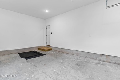 New Year, New Construction. This easy living 3 Bedrooms, 2 on The Lakes Country Club in North Carolina - for sale on GolfHomes.com, golf home, golf lot