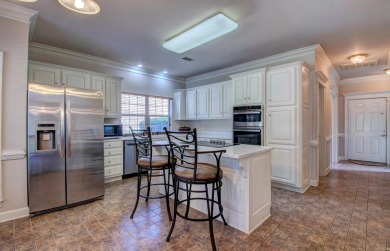 Gorgeous Home in the Lawrence Addition of Maumelle! This on Maumelle Golf and Country Club in Arkansas - for sale on GolfHomes.com, golf home, golf lot