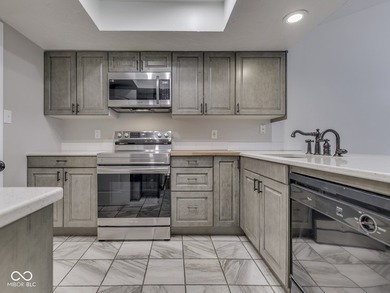 VALLE VISTA GOLF COURSE * MAIN LEVEL RANCH UPDATED CONDO * on Valle Vista Country Club in Indiana - for sale on GolfHomes.com, golf home, golf lot