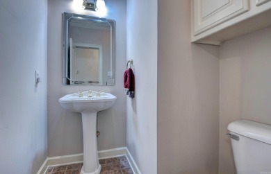 Gorgeous Home in the Lawrence Addition of Maumelle! This on Maumelle Golf and Country Club in Arkansas - for sale on GolfHomes.com, golf home, golf lot