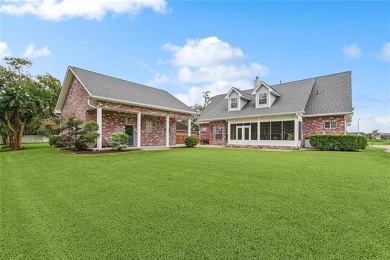 Welcome to this exquisite 5-bedroom, 2.5-bathroom home ideally on Willowdale Country Club in Louisiana - for sale on GolfHomes.com, golf home, golf lot