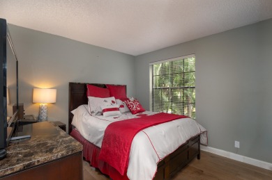 End unit villa in Boca Pointe's La Mirada with soaring ceilings on Boca Pointe Country Club in Florida - for sale on GolfHomes.com, golf home, golf lot