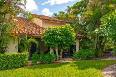 End unit villa in Boca Pointe's La Mirada with soaring ceilings on Boca Pointe Country Club in Florida - for sale on GolfHomes.com, golf home, golf lot