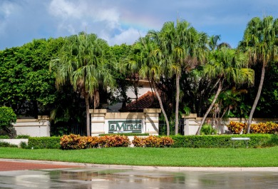End unit villa in Boca Pointe's La Mirada with soaring ceilings on Boca Pointe Country Club in Florida - for sale on GolfHomes.com, golf home, golf lot