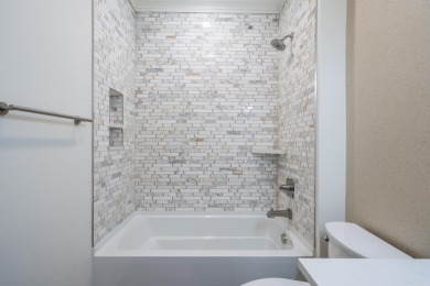 THE BEST OF GOLF COURSE LIVING! Enjoy INCREDIBLE golf course on Hot Springs Golf and Country Club in Arkansas - for sale on GolfHomes.com, golf home, golf lot