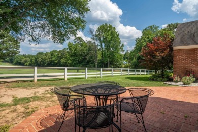 THE BEST OF GOLF COURSE LIVING! Enjoy INCREDIBLE golf course on Hot Springs Golf and Country Club in Arkansas - for sale on GolfHomes.com, golf home, golf lot