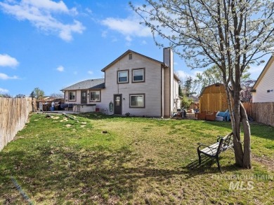 Great 4-Bedroom Home on Lakeview Golf Course - Priced to Sell! on Lakeview Golf Club in Idaho - for sale on GolfHomes.com, golf home, golf lot