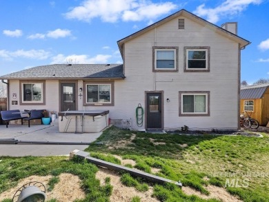 Great 4-Bedroom Home on Lakeview Golf Course - Priced to Sell! on Lakeview Golf Club in Idaho - for sale on GolfHomes.com, golf home, golf lot