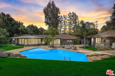 Looking for privacy, modern architecture and a splendid outdoor on Eaton Canyon Golf Course in California - for sale on GolfHomes.com, golf home, golf lot