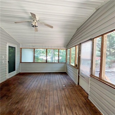 Charming  Move-In Ready in Turtle Cove!

Welcome to 281 on Turtle Cove Golf Course in Georgia - for sale on GolfHomes.com, golf home, golf lot