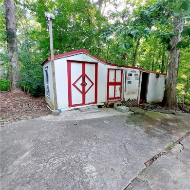 Charming  Move-In Ready in Turtle Cove!

Welcome to 281 on Turtle Cove Golf Course in Georgia - for sale on GolfHomes.com, golf home, golf lot
