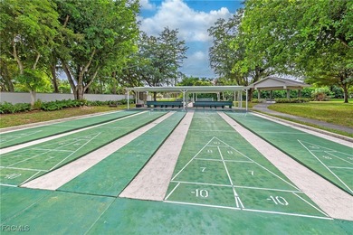 Immaculate and tastefully decorated 2-bedroom, 2-bath Glen Abbey on Golfview Golf and Racquet Club in Florida - for sale on GolfHomes.com, golf home, golf lot