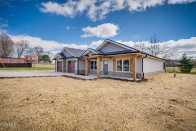 OPEN HOUSE FROM 2-4 SUNDAY 02/23/25 NEW CONSTRUCTION, Single on The Crossings Golf Club in Tennessee - for sale on GolfHomes.com, golf home, golf lot