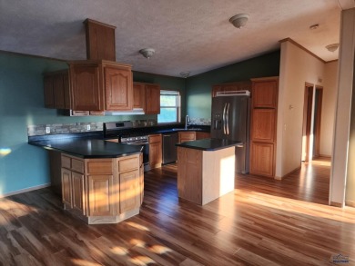 2005 Highland manufactured home ready for its next location! *TO on  in South Dakota - for sale on GolfHomes.com, golf home, golf lot