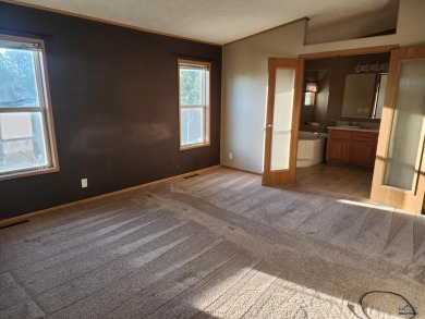 2005 Highland manufactured home ready for its next location! *TO on  in South Dakota - for sale on GolfHomes.com, golf home, golf lot