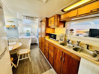 JUST LISTED! SELLER MOTIVATED PRICE! Adorable 2 bed/1 bath Retro on Prestwick Country Club in South Carolina - for sale on GolfHomes.com, golf home, golf lot