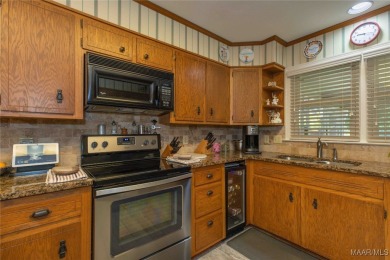 GREAT 4BR/2 1/2 BATH ONE LEVEL HOME LOCATED ON THE THIRTEENTH on Arrowhead Country Club in Alabama - for sale on GolfHomes.com, golf home, golf lot