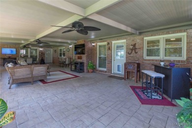 GREAT 4BR/2 1/2 BATH ONE LEVEL HOME LOCATED ON THE THIRTEENTH on Arrowhead Country Club in Alabama - for sale on GolfHomes.com, golf home, golf lot