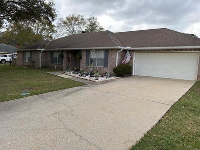 Love Golf,  You will love this beautiful home on the 13th green on Millbrook Country Club in Mississippi - for sale on GolfHomes.com, golf home, golf lot