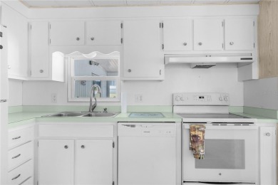 This 2 bedroom 2 bathroom home is located in the High Point Golf on High Point Golf Club, Inc. in Florida - for sale on GolfHomes.com, golf home, golf lot