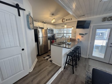 EXCELLENT OPPORTUNITY AVAILABLE ON THIS TURNKEY 3 BED/2 BATH on Prestwick Country Club in South Carolina - for sale on GolfHomes.com, golf home, golf lot