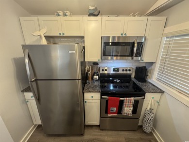 EXCELLENT OPPORTUNITY AVAILABLE ON THIS TURNKEY 3 BED/2 BATH on Prestwick Country Club in South Carolina - for sale on GolfHomes.com, golf home, golf lot