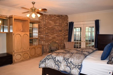 Just a quick 2-minute golf cart ride to Northridge Country Club on Northridge Country Club in Texas - for sale on GolfHomes.com, golf home, golf lot