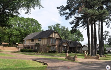 Just a quick 2-minute golf cart ride to Northridge Country Club on Northridge Country Club in Texas - for sale on GolfHomes.com, golf home, golf lot