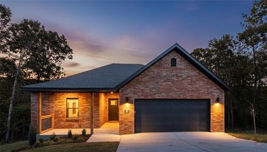 Outstanding location for stunning new Bella Vista home in on Bella Vista Country Club - Berksdale in Arkansas - for sale on GolfHomes.com, golf home, golf lot